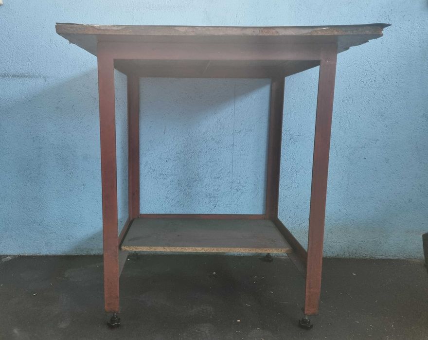 Работна маса, метална конструкция - 45 лв