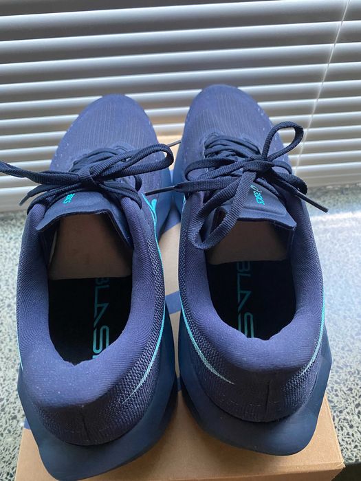 New Asics Novablast 6, 45 (EU) UK (10) 11 (US)