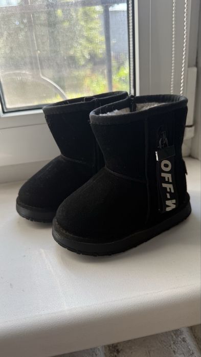 Продам детские сапоги