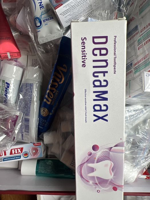 Зубные пасты разные