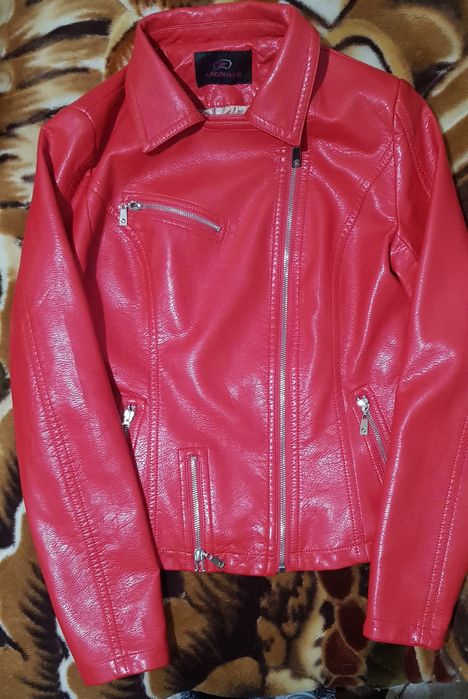 Нова! Кожаная отдам за пол цены