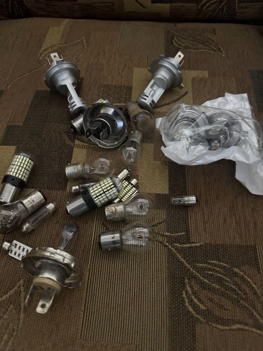 Vând led/halogene bec auto