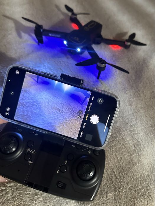 Дрон с камера за въздушна фотография