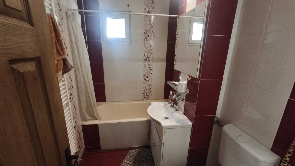 3 camere **80 mp – Ideal pentru 3 studente | Zonă foarte bună | Lângă școală și transport**- UNIRII