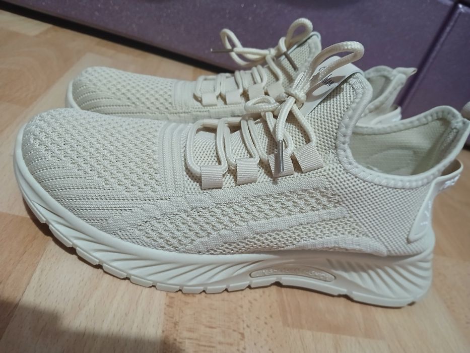 Кроссовки сетчатые