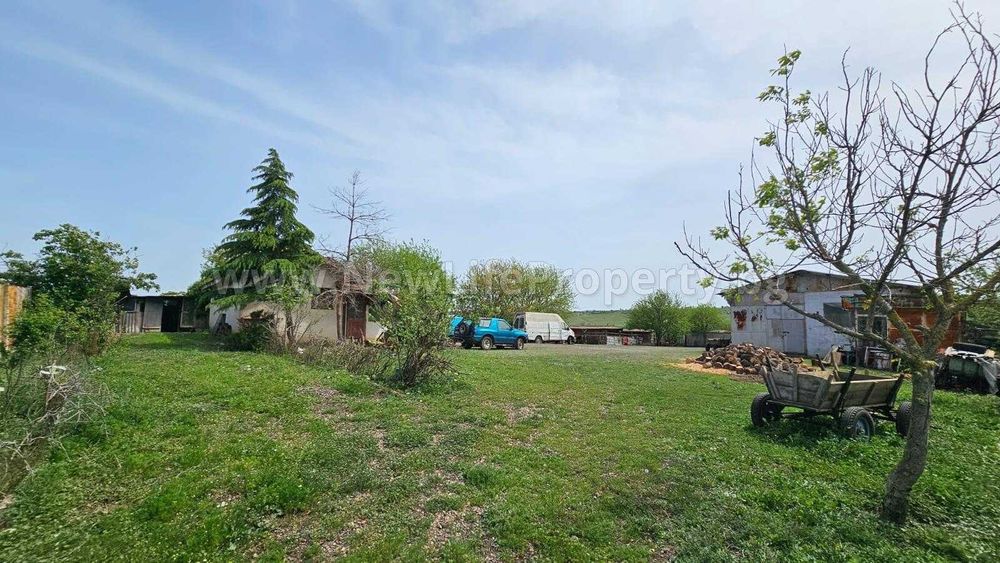 Продава се Промишлена сграда в Средец - 5500 кв.м за 15 €/кв.м - Снимка #18