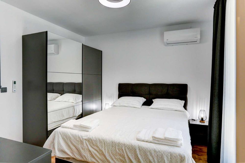 Дава се под наем Тристаен апартамент в Варна, Галата - 90 кв.м за 700 € - Снимка #2