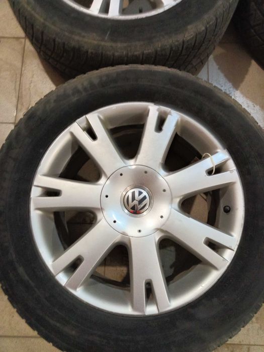 Гуми с джанти 225/55R18 за VW Touareg