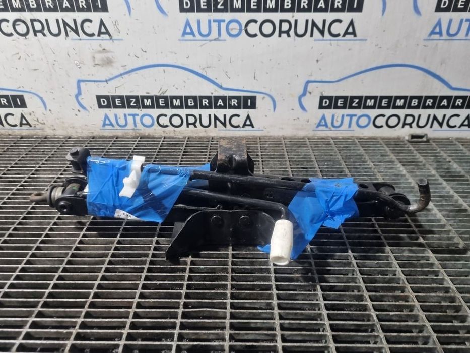 Cric BMW X3 E83 Facelift 2006 - 2010 (1368)