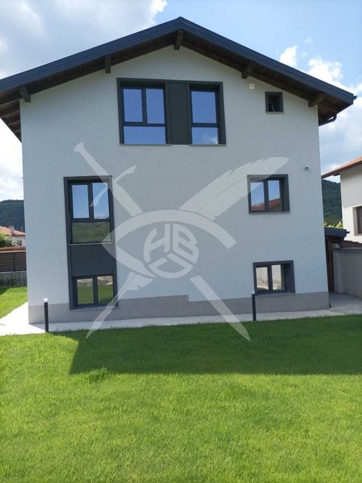 Продава се Къща в с. Радуил, Област София-област - 232 кв.м за 936 €/кв.м - Снимка #2