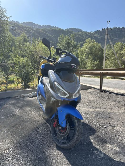 Мопед Макси на ходу