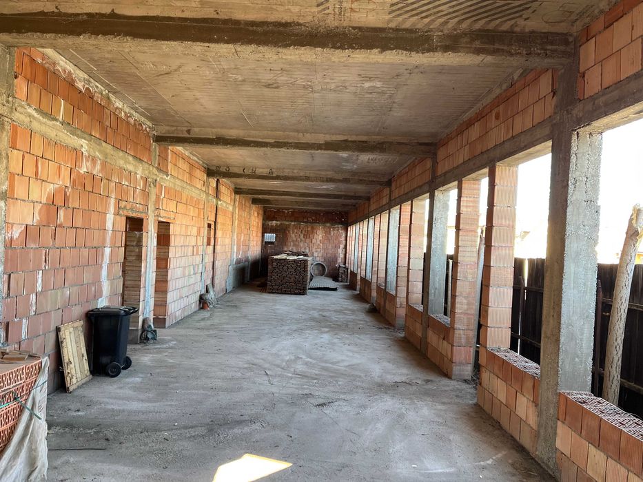 Constructie nefinalizata 445mp : spatii comerciale/birouri/locuinta