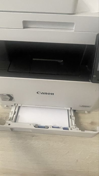 Продам мфу canon mf643cdw