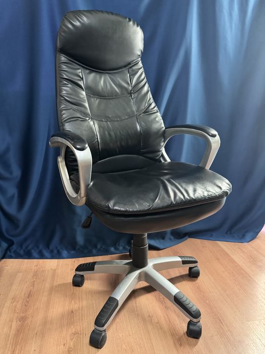 Офис стол, кожен