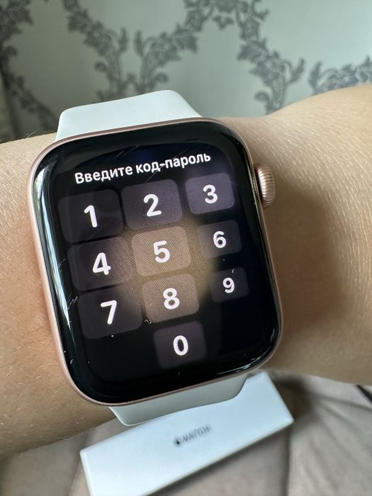 Продам Apple Watch SE 40мм