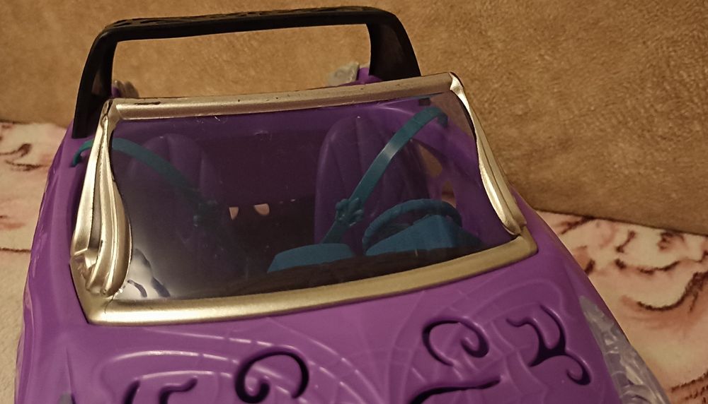 Машинка скариж монстер хай