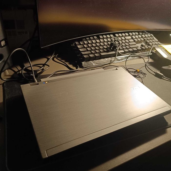 Vand laptop Dell E4310 cu procesor Intel i5 de 2.67GHz