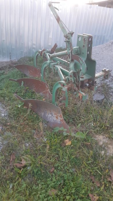 Plug Eberhardt dupa tractor