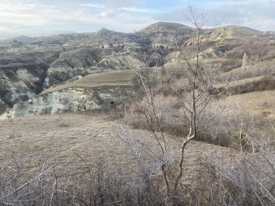 Продавам земя