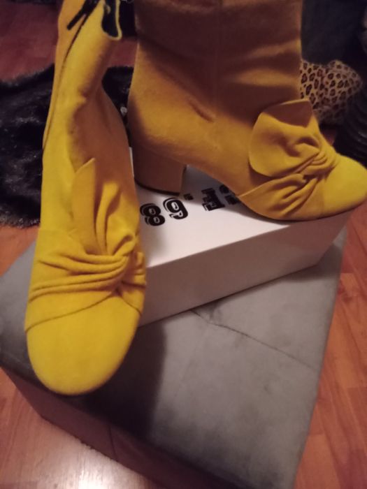 Ghete Piele Natuala Intoarsa Noi Marime 38