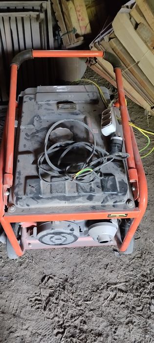 Dvijo sotiladi. Buxoroda. 55 soat ishlagan. Yangiday.