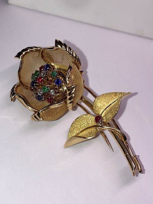 Brosa aur 18kt.diamante rubine smaralde safire