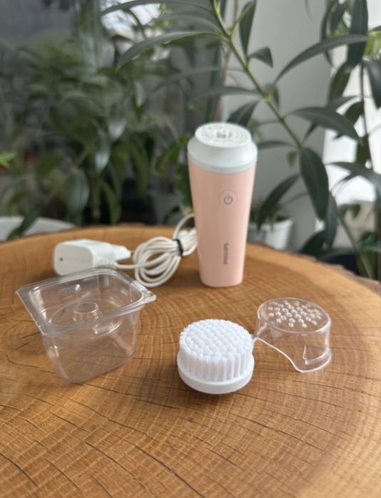 Perie mini de curatare fata