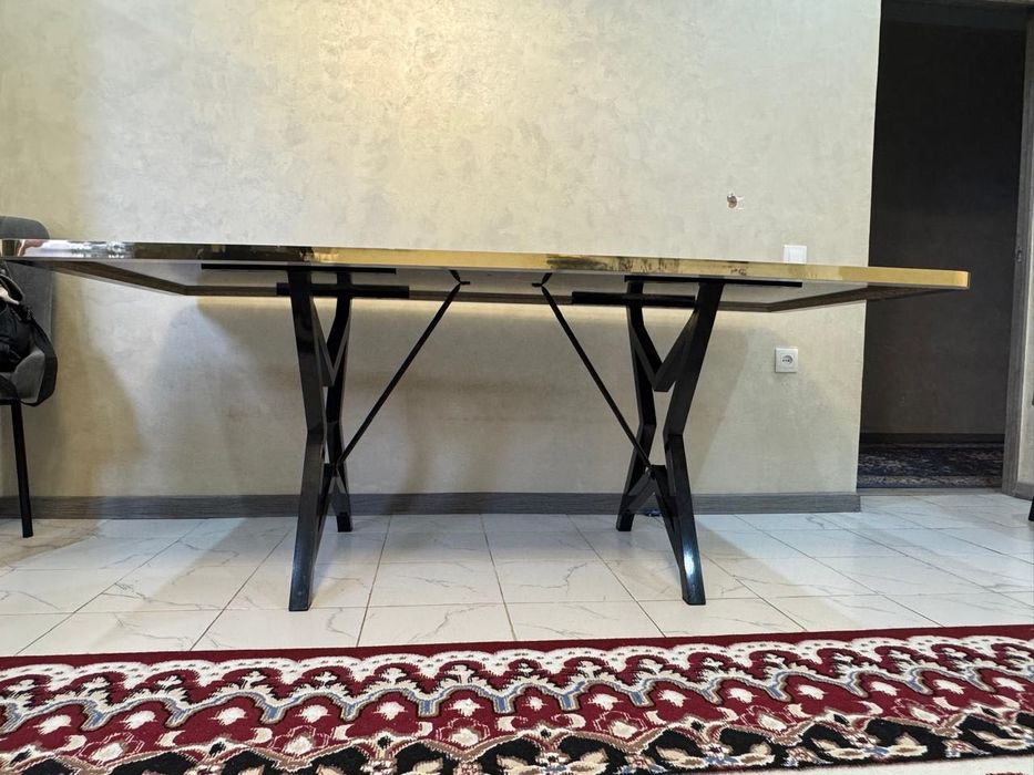 Стол кухонный в идеальном состоянии