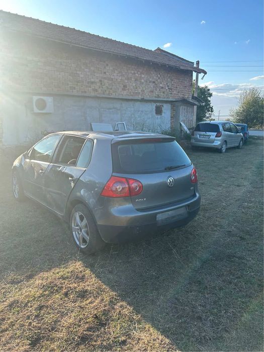 Голф 5 на части