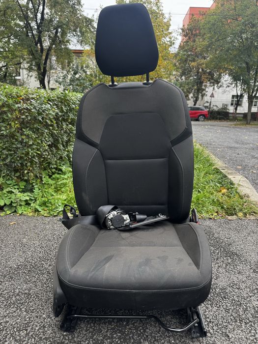 Scaun dreapta renault clio 5 .