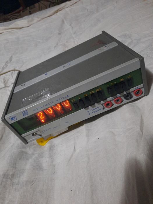 Вольтметр В7-22А.