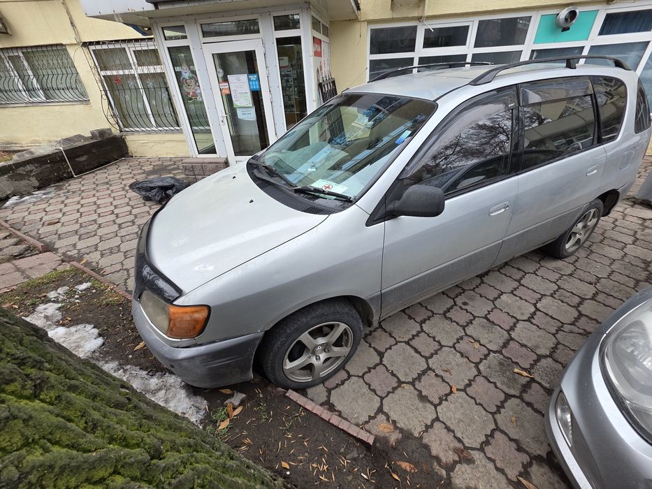 Toyota ipsum продам