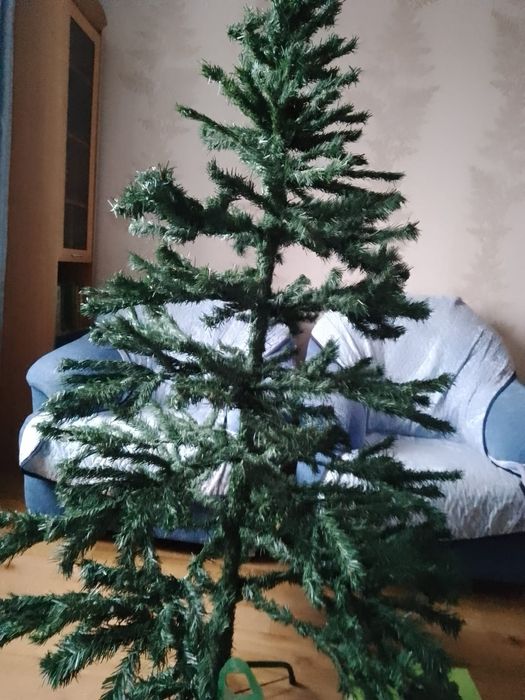 Елка с игрушками