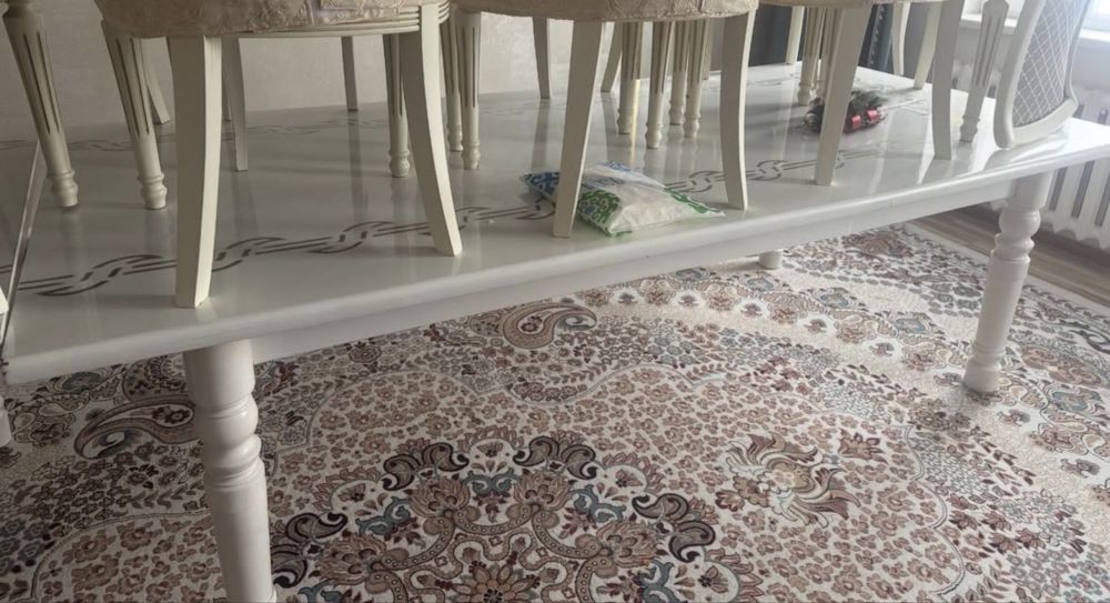 Сатылымда столдар