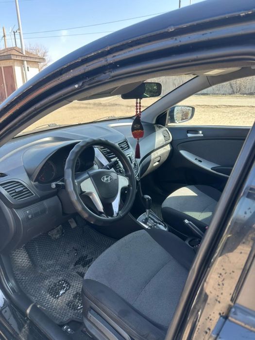 Hyundai Accent 2012, 1.6