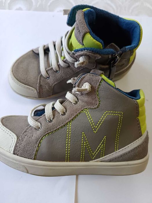 Детски зимни обувки и ботушки