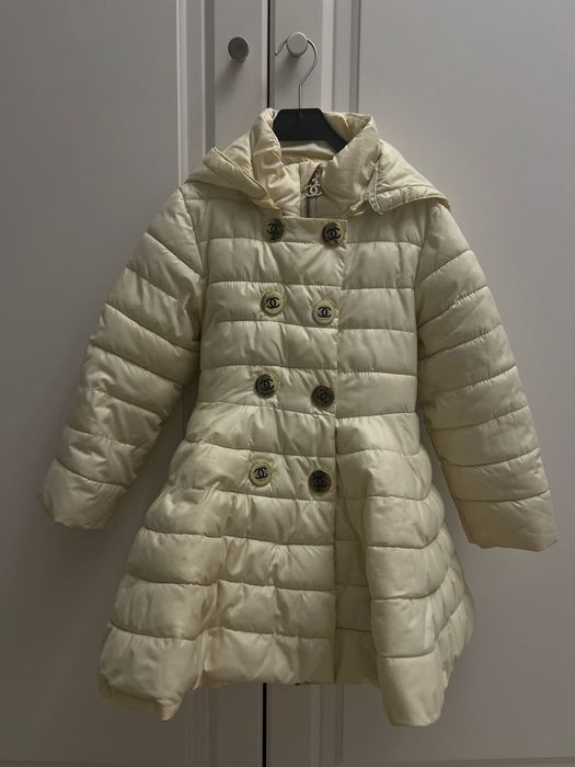 Продам куртку детскую 110 см