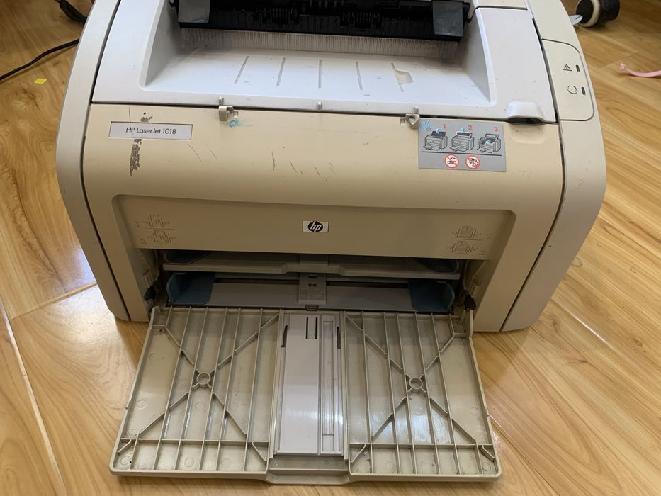 Продам принтер Hp1018