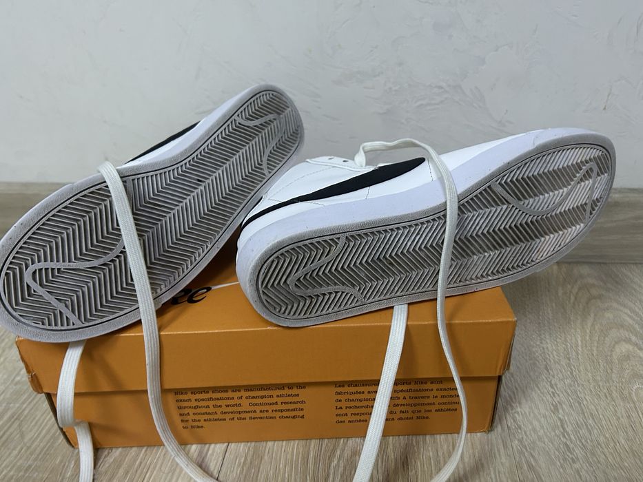 продам оригинальные кросовки nike blazer