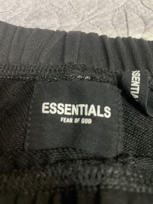 Шортик essentials