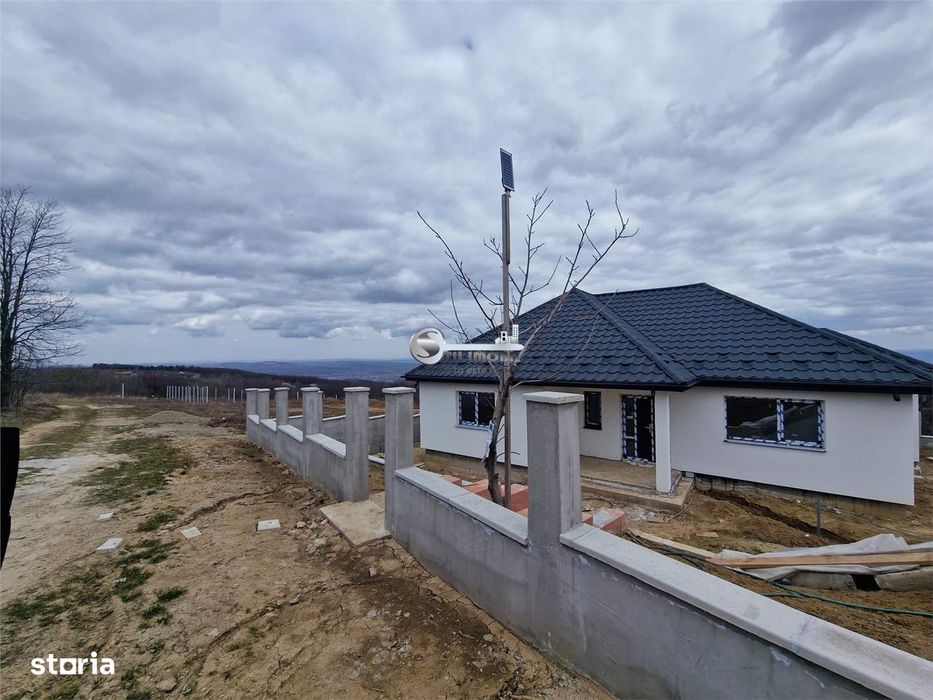Casa de vanzare I Paun, Barnova I 4 camere, 2 bai I 500 mp teren