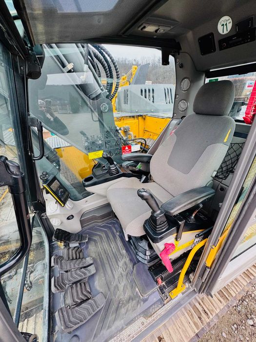 Excavator senile cu lama Volvo ECR 235 EL, an 2015, 26 tone, 3 cupe !