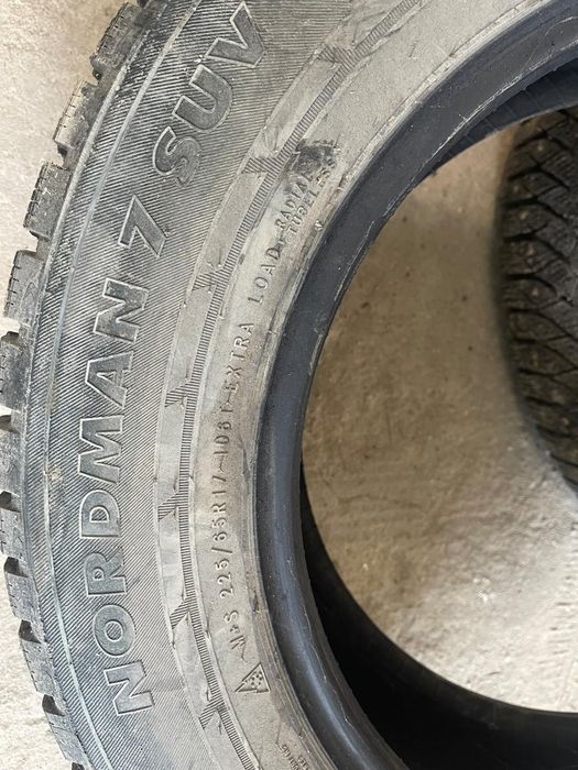 Продам комплект зимней резины 225/65/17