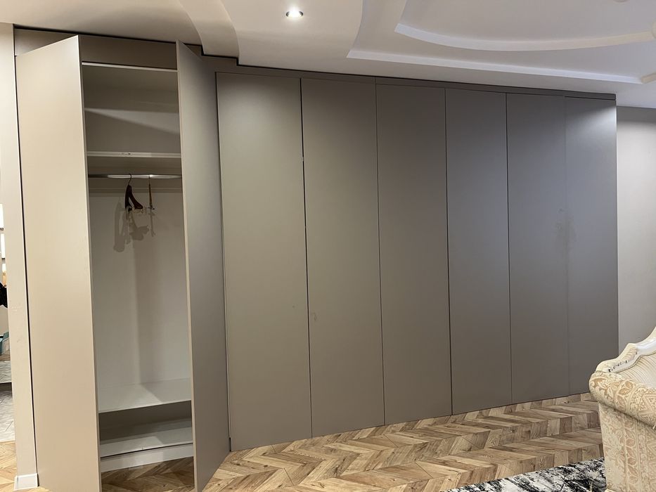 Шкаф  для одежлы