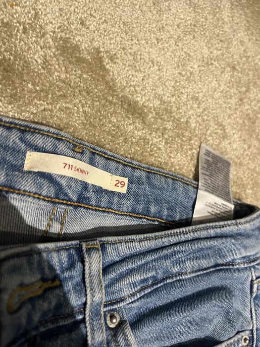 Blugi Levis skiny 38