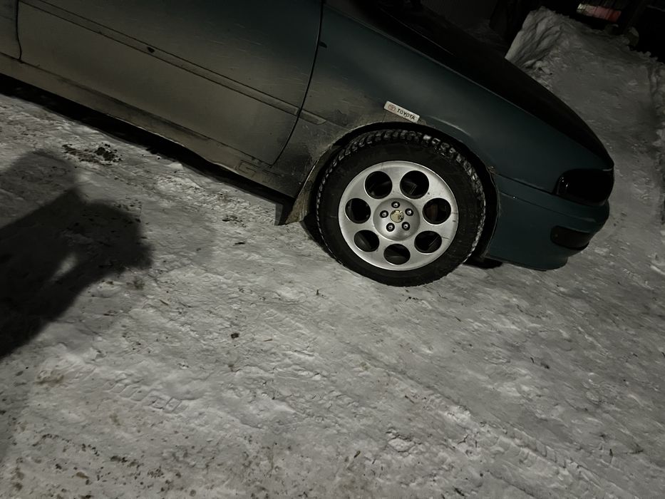 Продам тайота карина