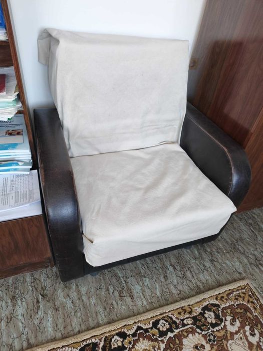 Подарявам два използвани фотьойла.