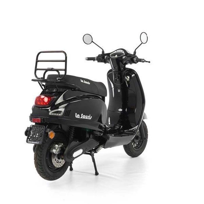 De inchiriat scuter cu si fara permis servicii de calitate garantate