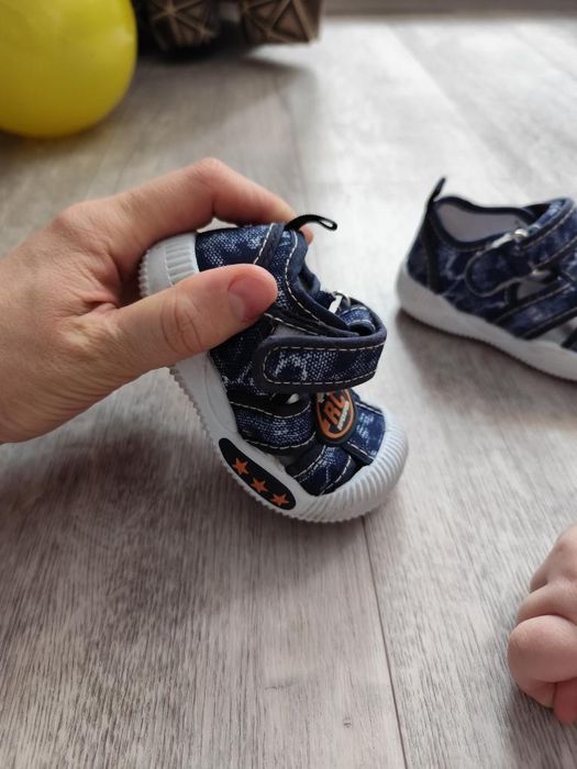 Сандали на малыша