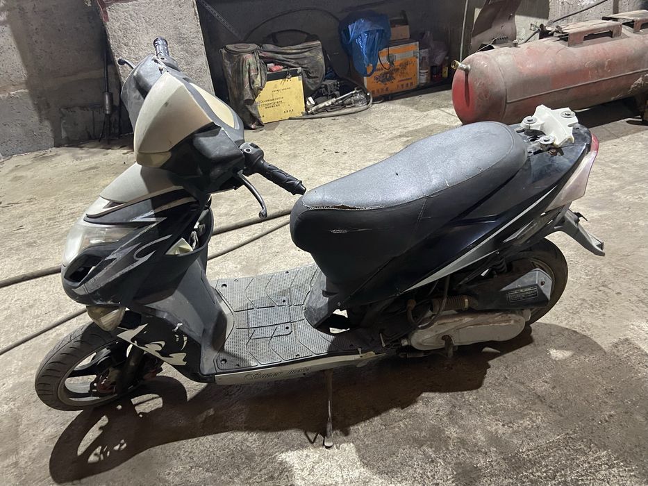 Продам скутер 80 кубов